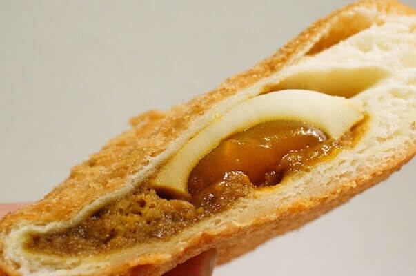 ファミリーマート とろーり半熟たまご入りカレーパン 食い物パラダイス愛 ファミリーマート とろーり半熟たまご入りカレーパン 食い物パラダイス愛